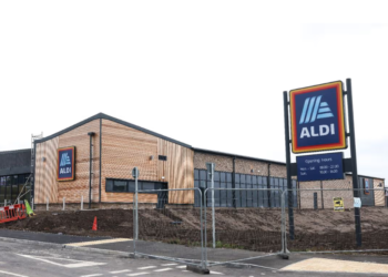 aldi uk store closure dates