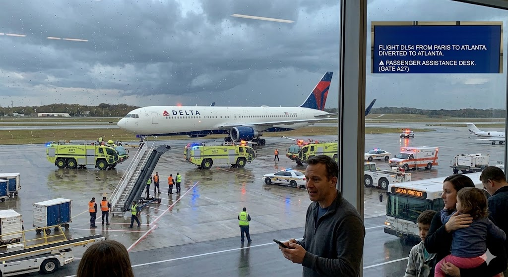 Delta Flight Emergency Landing Atlanta